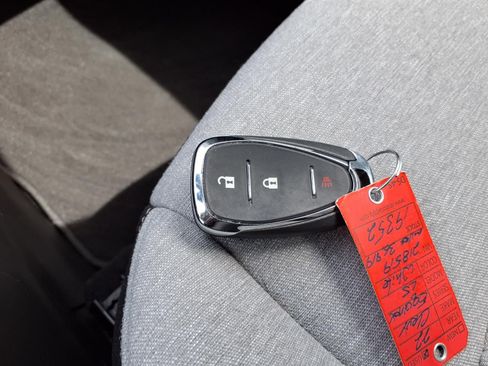 Used 2022 Chevrolet Equinox LS image 14