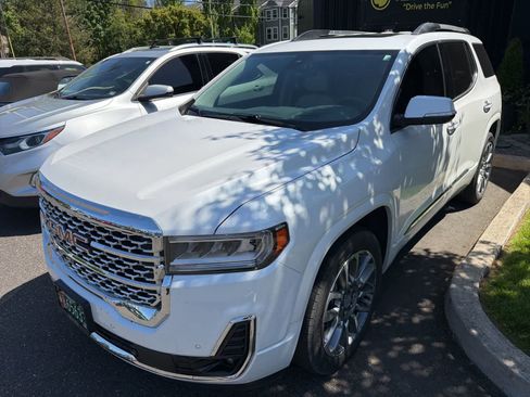 Used 2023 GMC Acadia Denali w/ Denali Ultimate Package AWD/4WD image 1