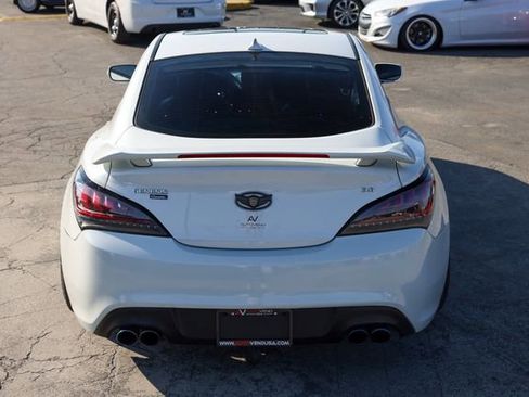 Used 2013 Hyundai Genesis 3.8 image 11
