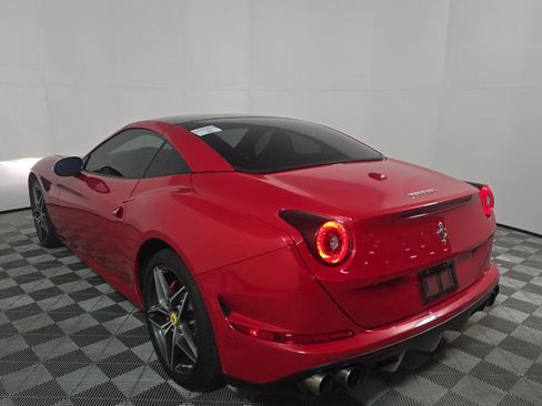 Used 2017 Ferrari California T RWD image 2