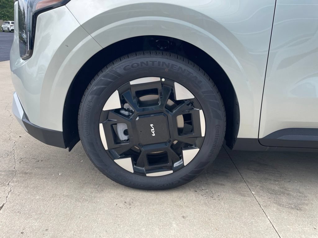 New 2027 Kia Carnival EX FWD image 16