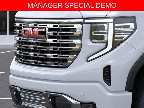 Used 2026 GMC Sierra 1500 Denali w/ Denali Reserve Package AWD/4WD image 13