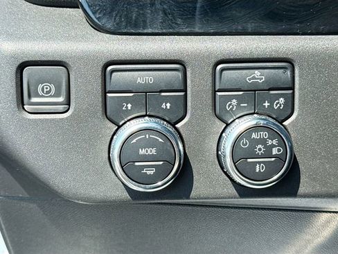 Used 2024 GMC Sierra 1500 Elevation AWD/4WD image 12