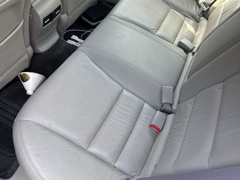 Used 2011 Honda Accord EX-L image 9