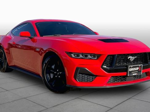 Used 2025 Ford Mustang GT RWD image 3
