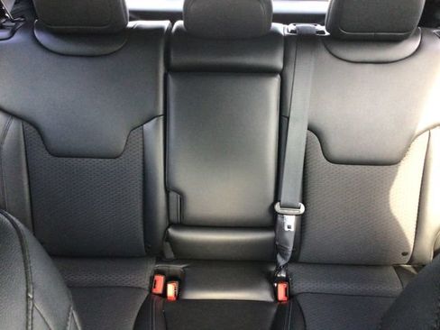 Used 2025 Jeep Compass Latitude AWD/4WD image 38