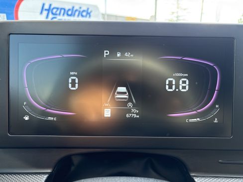 Used 2025 Kia Sportage LX image 25