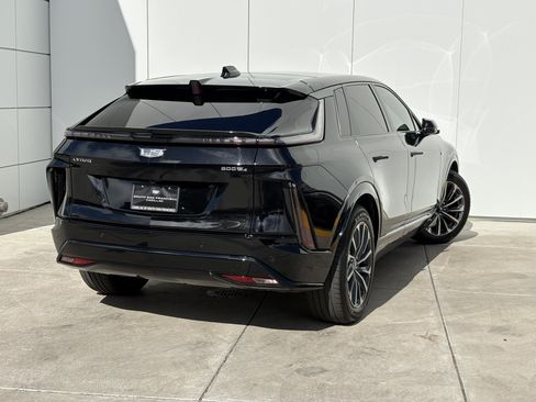 Used 2024 Cadillac Lyriq Sport w/ LPO, Floor Liner Package AWD/4WD image 7