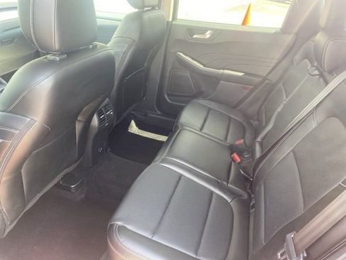 Used 2022 Ford Escape SEL image 11