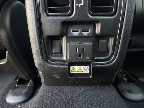 Used 2021 Jeep Grand Cherokee Limited image 16