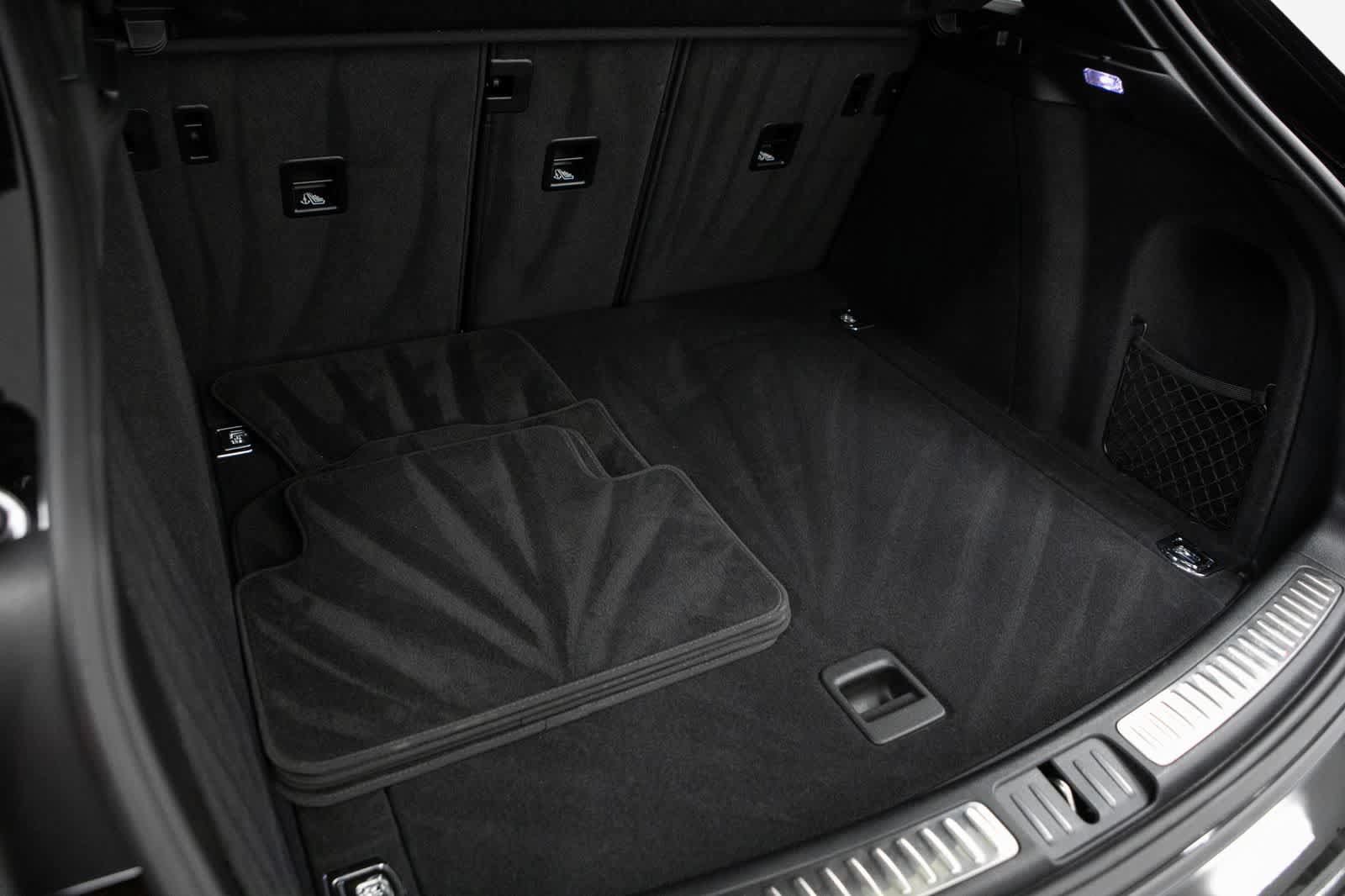 Certified 2024 Porsche Macan S AWD/4WD image 38