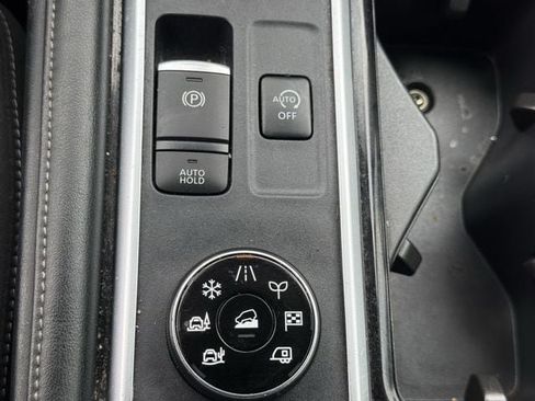 Used 2024 Nissan Pathfinder SV AWD/4WD image 20