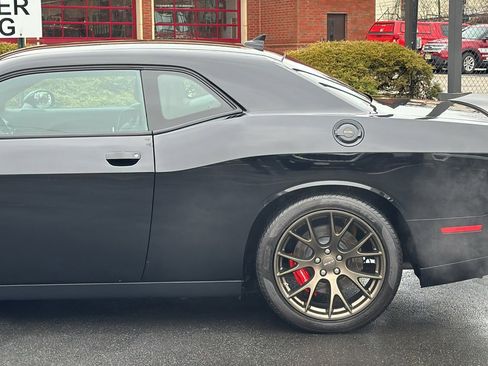 Used 2016 Dodge Challenger SRT Hellcat image 6