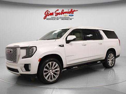 Used 2023 GMC Yukon XL Denali AWD/4WD image 2