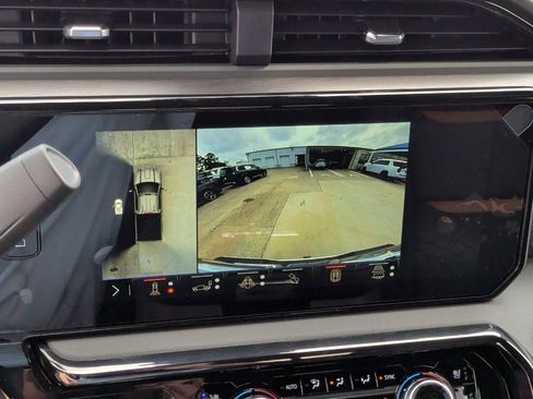 New 2026 GMC Sierra 2500 AT4 w/ AT4 Premium Plus Package AWD/4WD image 26