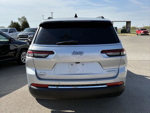 Used 2024 Jeep Grand Cherokee L Laredo image 16