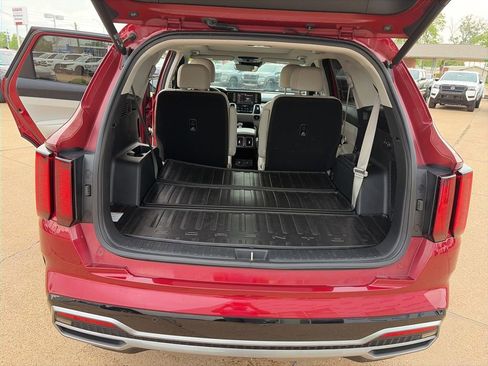 Used 2021 Kia Sorento EX w/ Panoramic Sunroof Package FWD image 12
