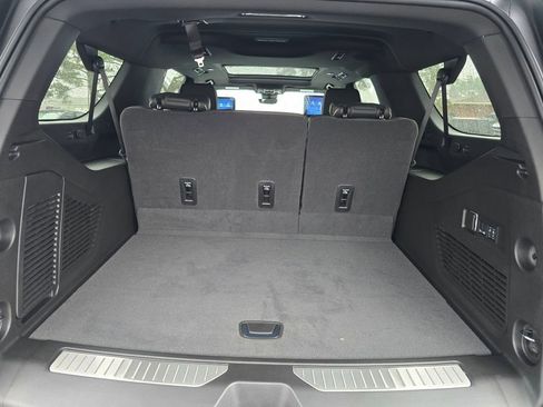 New 2026 Chevrolet Suburban Premier image 23