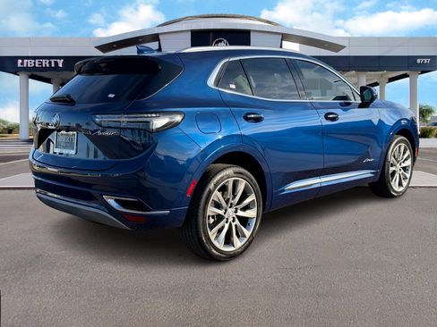 Used 2022 Buick Envision Avenir w/ Technology Package II image 3