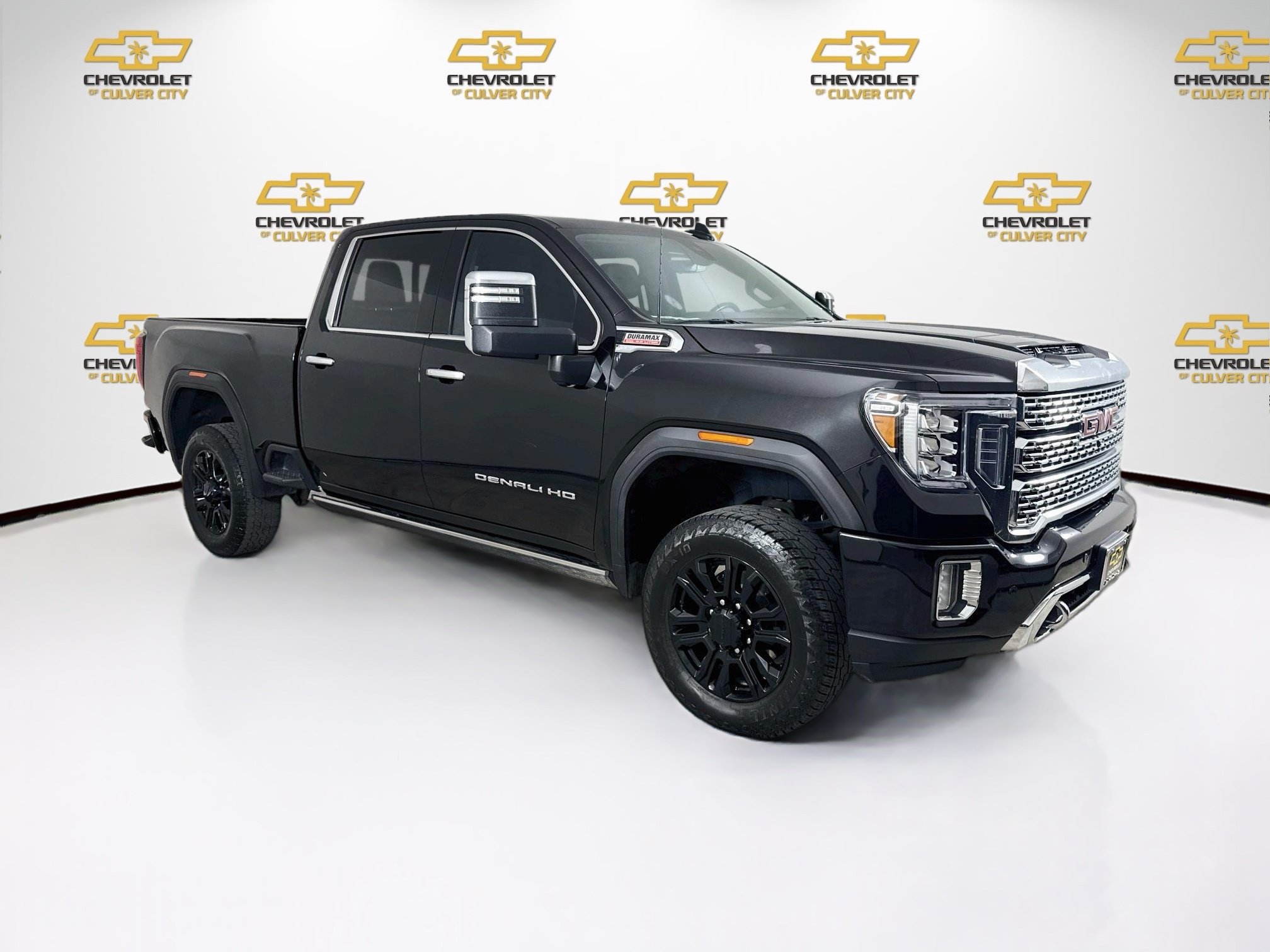 Used 2022 GMC Sierra 2500 Denali w/ Denali Black Diamond Edition AWD/4WD image 1