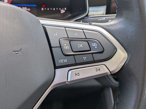 Used 2025 Volkswagen Jetta SE FWD image 26