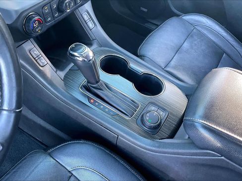 Used 2018 GMC Acadia SLT image 19