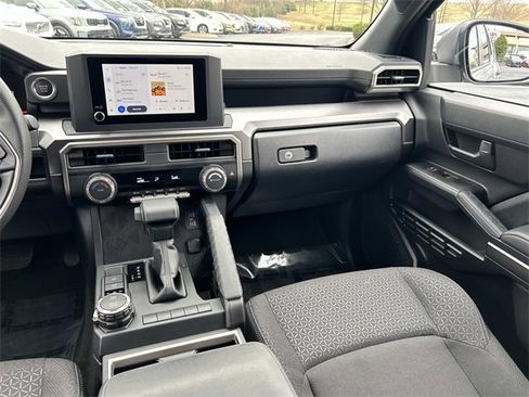 Used 2025 Toyota 4Runner SR5 image 17