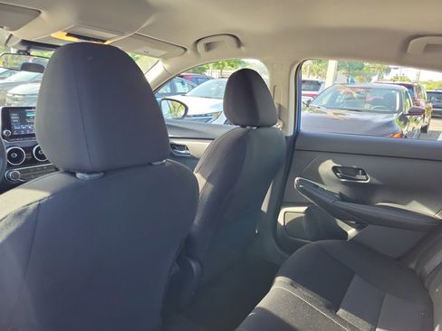 Used 2025 Nissan Sentra SV FWD image 10