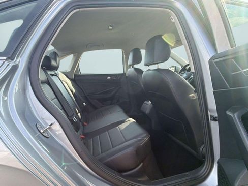Certified 2024 Volkswagen Jetta SE FWD image 23