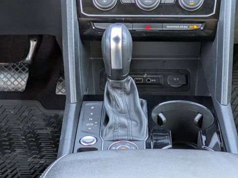 Used 2020 Volkswagen Atlas Cross Sport SEL image 15