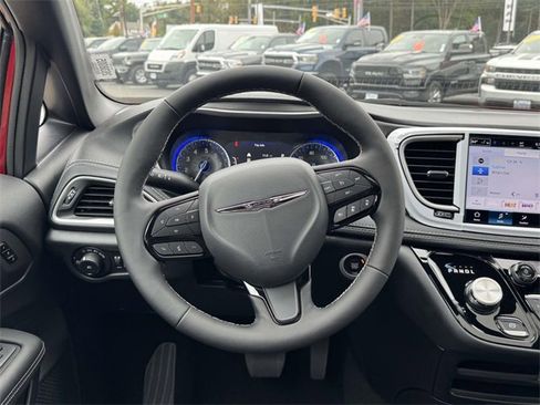 New 2026 Chrysler Pacifica Select w/ S Appearance Package image 38