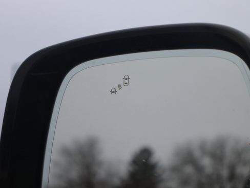 Used 2024 Nissan Armada SL w/ Captain's Chairs Package image 29