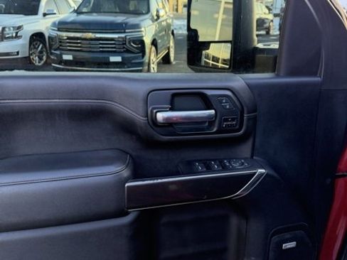 Used 2021 GMC Sierra 2500 AT4 w/ AT4 Premium Plus Package image 9