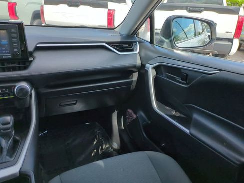 Certified 2021 Toyota RAV4 LE FWD image 16