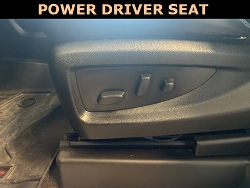 Used 2018 Chevrolet Suburban Premier image 17