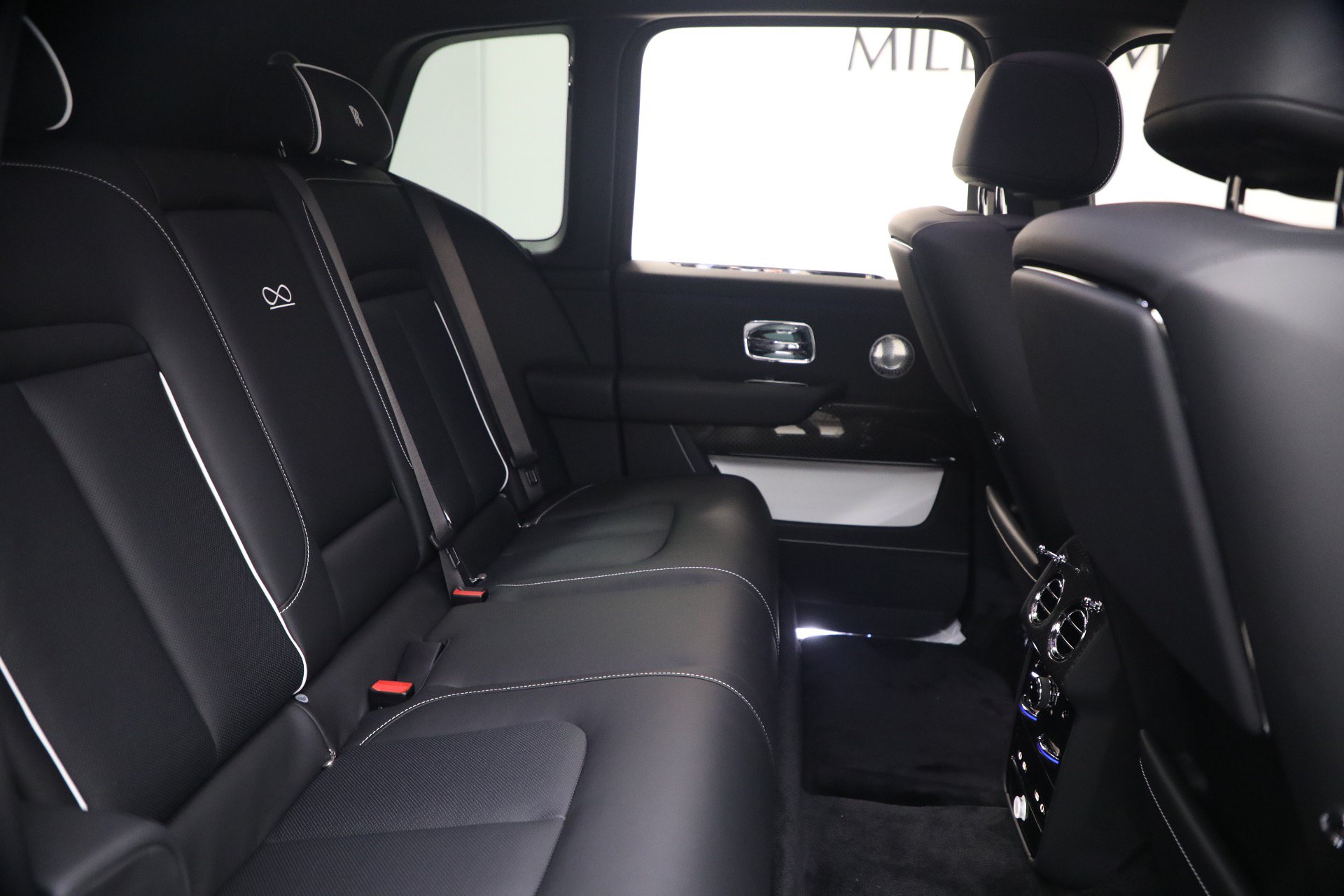 New 2027 Rolls-Royce Cullinan Black Badge AWD/4WD image 23