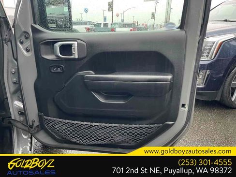 Used 2018 Jeep Wrangler Unlimited Sport S image 41