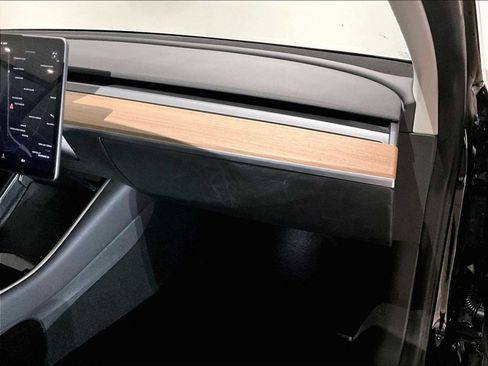 Used 2019 Tesla Model 3 Mid Range image 23