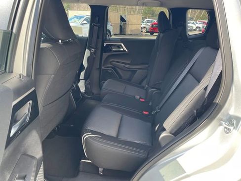 Used 2025 Mitsubishi Outlander ES AWD/4WD image 18