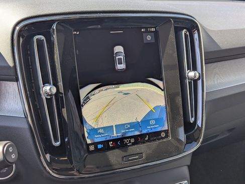 New 2025 Volvo XC40 B5 Core w/ Protection Package Premier image 15