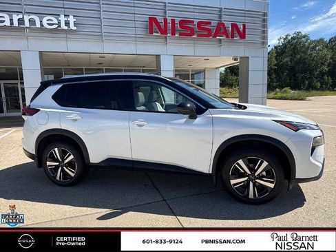 Certified 2024 Nissan Rogue SL w/ SL Premium Package FWD image 8