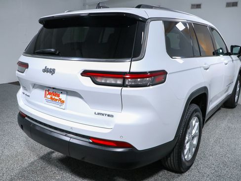 Used 2023 Jeep Grand Cherokee L Limited w/ Trailer Tow Group (B) AWD/4WD image 7