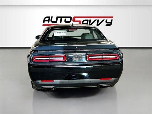 Used 2022 Dodge Challenger R/T w/ Plus Package image 6