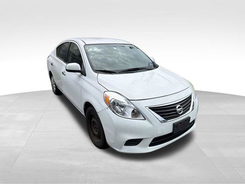 Used 2012 Nissan Versa SV w/ Convenience Pkg FWD image 18