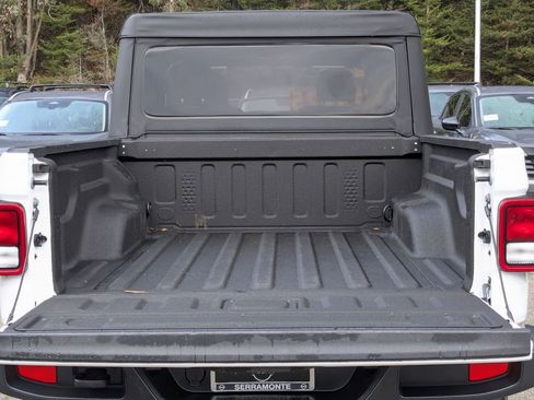 Used 2022 Jeep Gladiator Willys image 26