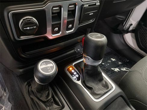 Used 2021 Jeep Wrangler Sport S image 21