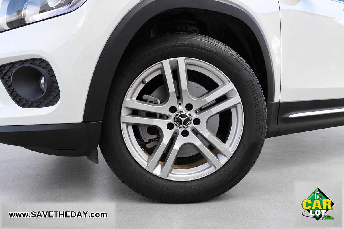 Used 2022 Mercedes-Benz GLB 250 w/ Premium Package Lite image 3
