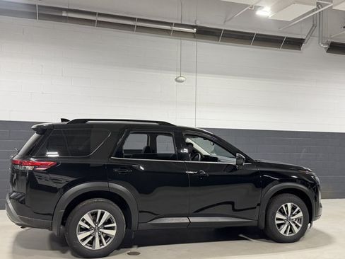 New 2026 Nissan Pathfinder SL AWD/4WD image 18