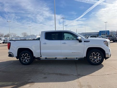 Used 2024 GMC Sierra 1500 SLT w/ SLT Premium Plus Package image 2