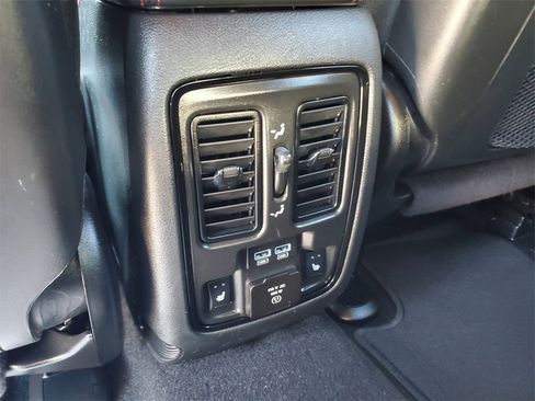 Used 2023 Dodge Durango GT image 30